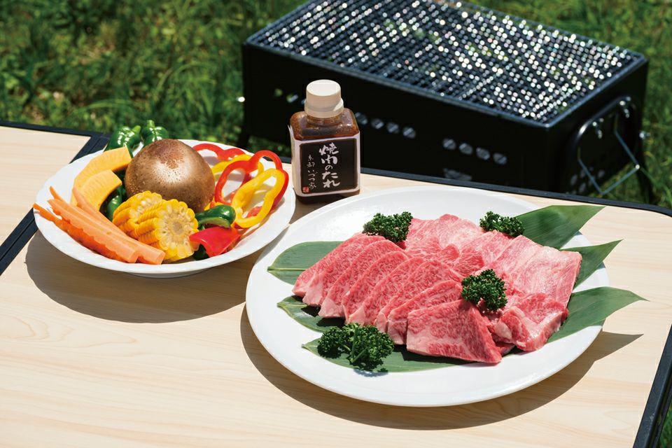 いづつ屋牛 ひとくちステーキ 300g/500g/1kgのラインナップと人数目安